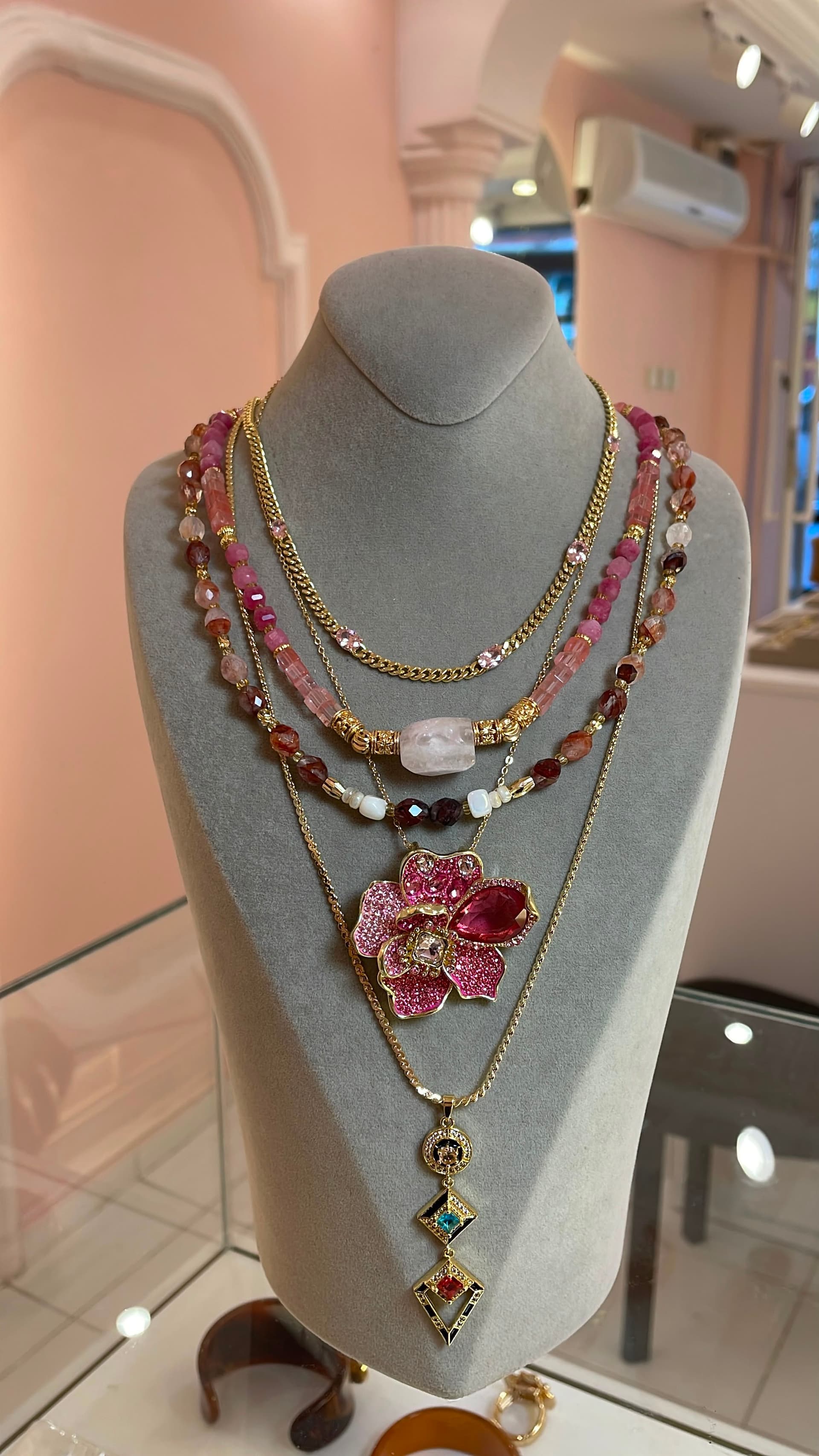 Orkide uçlu pembe kuvars kolye